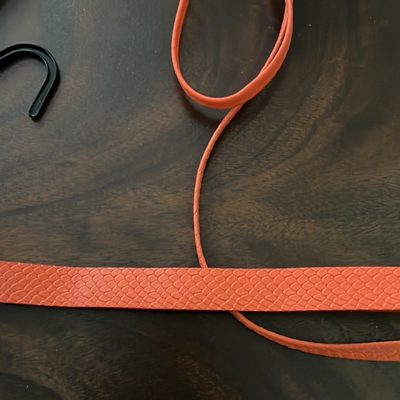 ADA Collection SKINNY WRAP LEATHER BELT - Picture 12 of 13